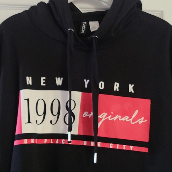 H&M Sweatshirt Dress - Picture 4 of 7